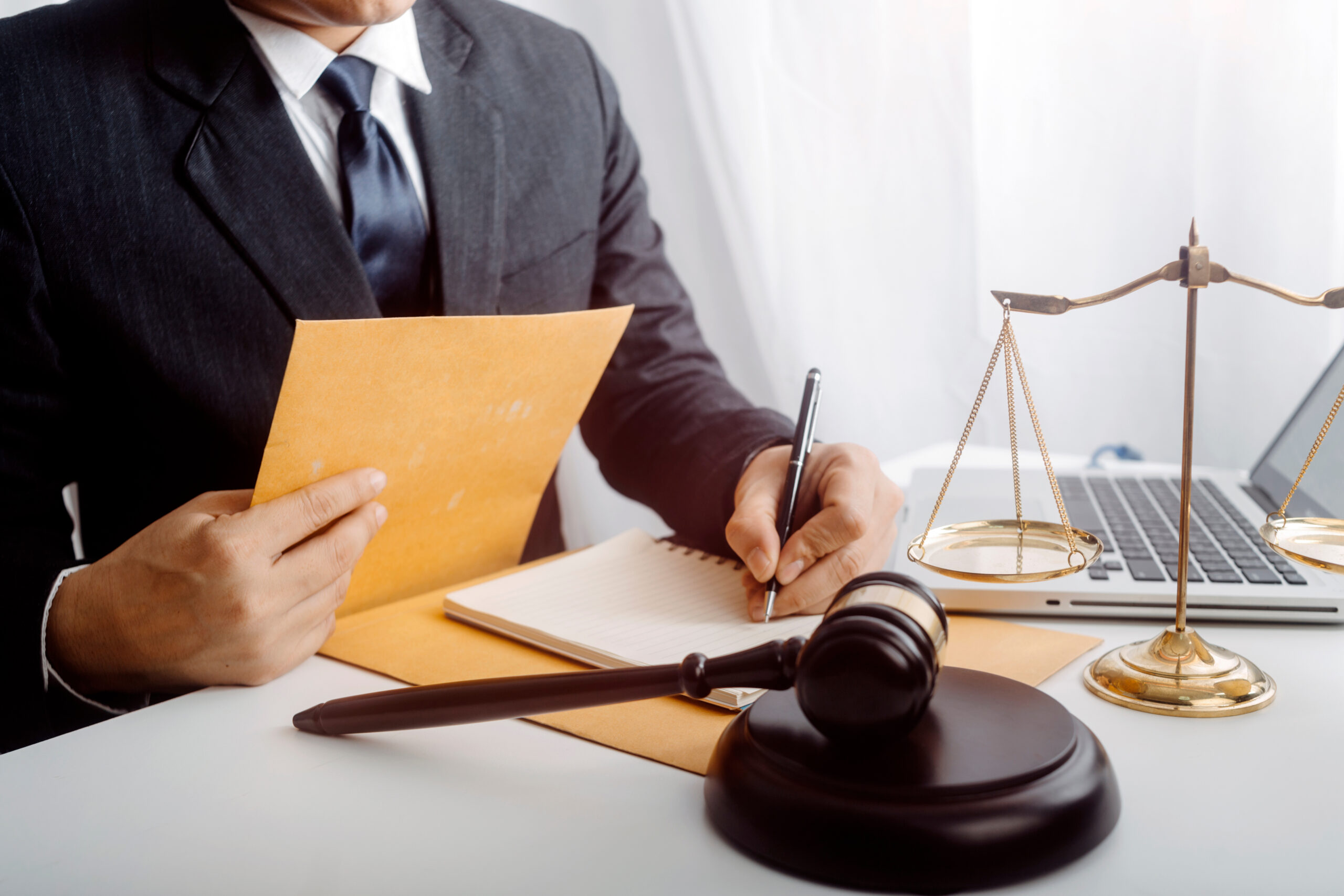 Visual guide showing what to expect at probate mediation, helping families understand and resolve estate disputes peacefully in Arizona.