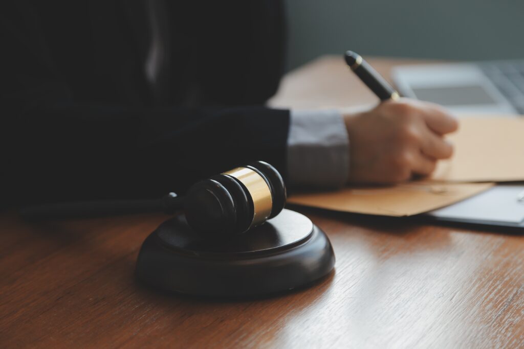 guide explaining what a probate attorney does, helping families navigate estate settlement, asset distribution, and court processes.